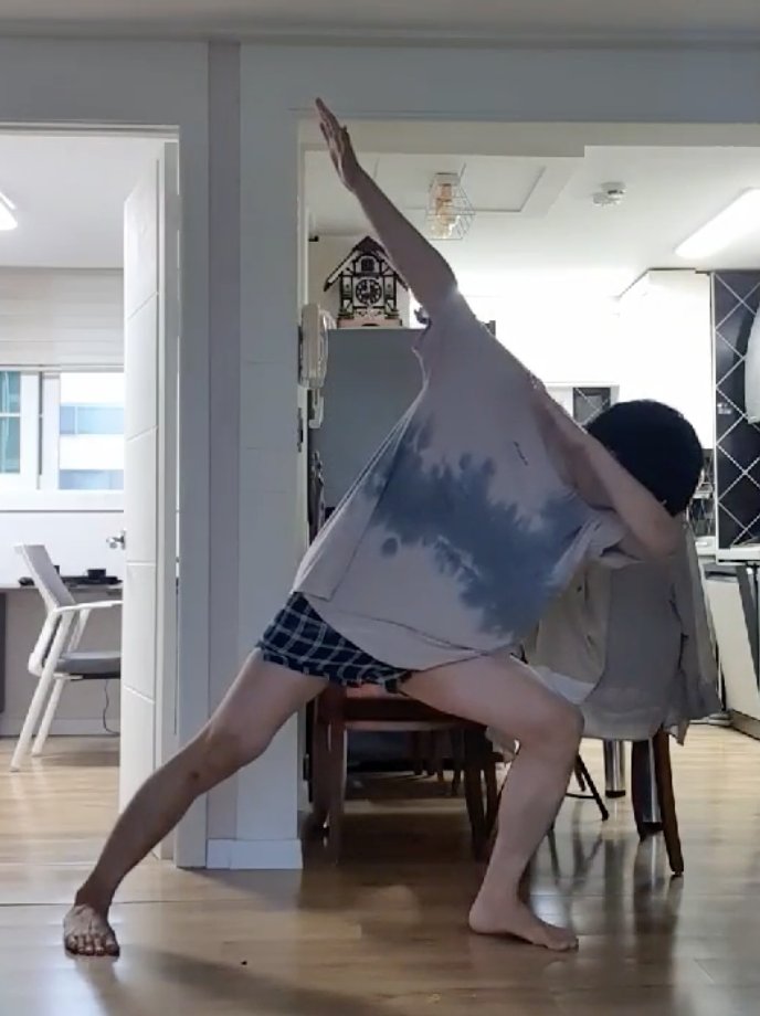 RamenCoder's tweet image. In case anybody was wondering.
This is me dabbin.