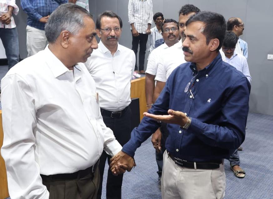 KREDL welcomed @beeindiadigital's Media Adviser (South India), A Chandrashekhar Reddy, at our Nagarbhavi office. In conversation with KREDL MD Sri KP Rudrappaiah, they discussed diverse initiatives in renewable energy in Karnataka.