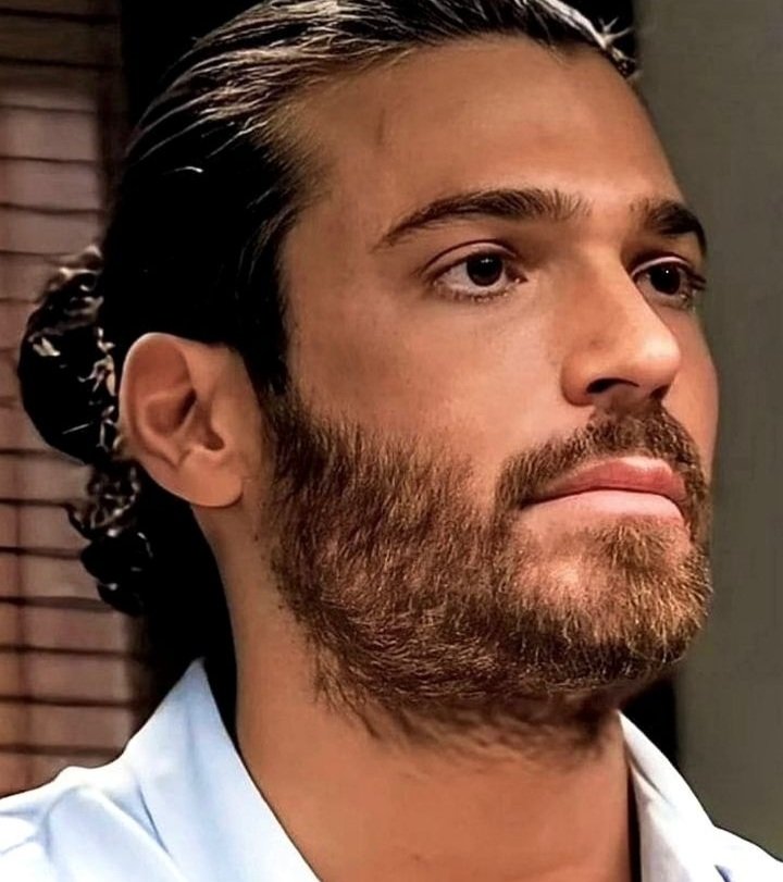 I vote for #CanYaman from Turkey for the most beautiful face of 2024 @tccandler #100face2024 #TCCandler #100mostbeautifulfaces2024 #100faces2024canyaman Perfeito