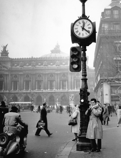 Anonyme. Place de l'Opéra 1951. Paris