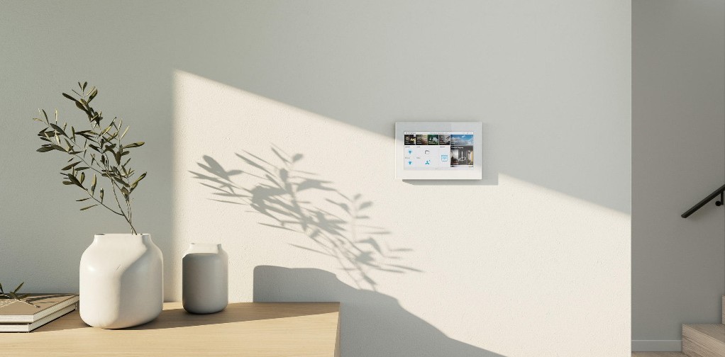 The latest smart solutions from Busch-Jaeger for secure living Electrical-installations specialist Busch-Jaeger has expanded its portfolio with a range of high-tech, user-friendly solutions that set new security standards for modern living. architonic.com/20763522 #homedesign