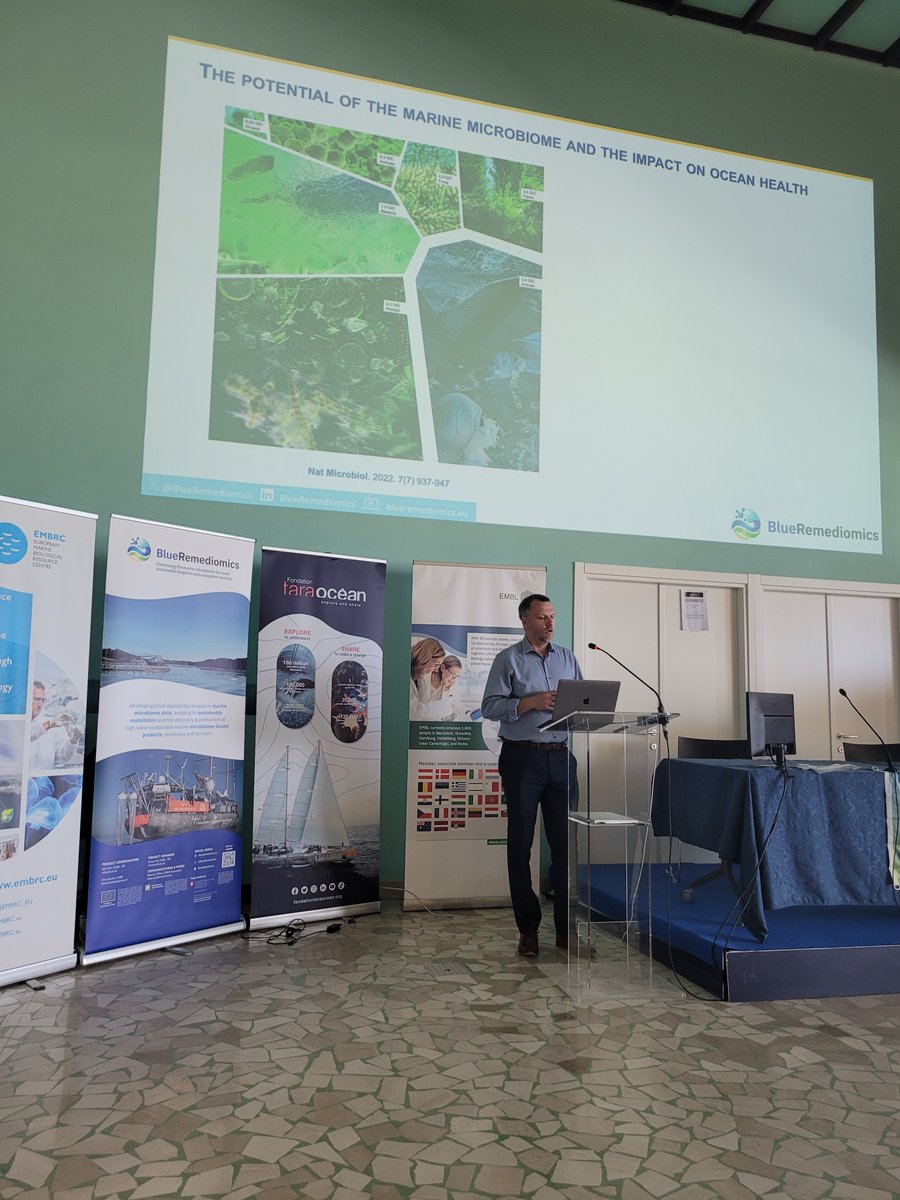 🌊🧬At the #TREC stopover in Naples yesterday our Co-Coordinator @robdfinn talked about the potential of the marine #microbiome & its impact on ocean health followed by a discussion on data sharing & synergies between EU-funded projects! Thanks @TaraOceans_Sci , @SznDohrn & @embl