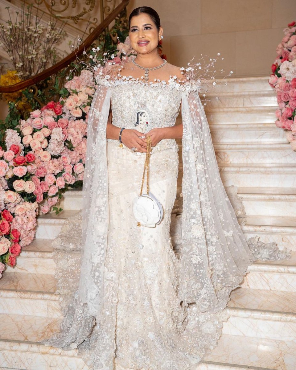 #stockmarketcrash Business magnate Sudha Reddy’s Met Gala gown was a work of art! Her ensemble’s intricate details showcased the beauty of Indian craftsmanship!

#MetGala2024 #SudhaReddy #ReawakeningFashion #MiamiGP #okwx #AliaBhatt