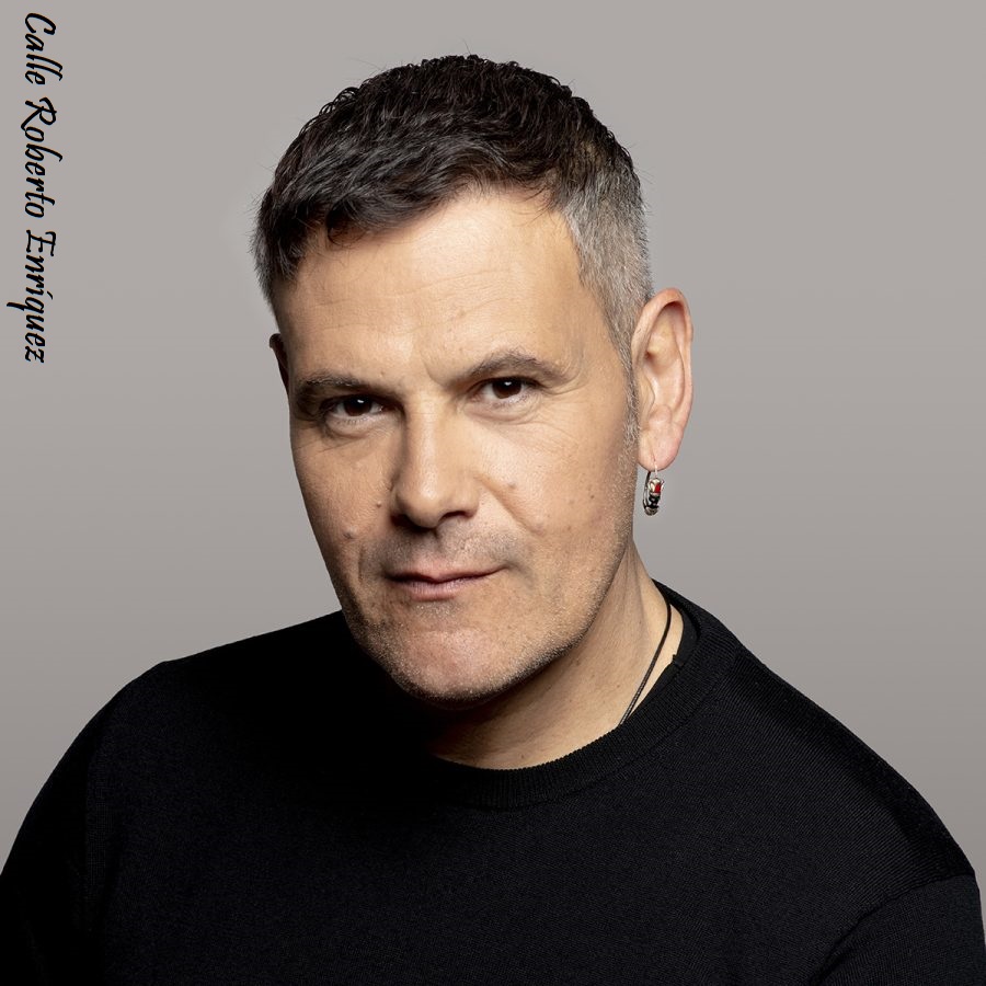 #ROBERTOENRÍQUEZ protagonizará #Coriolano de Shakespeare, y ésta es su foto de presentación como parte del reparto.📷
Podremos verle del 24 al 28 julio 2024 en el <a href="/Festivaldemerid/">Festivaldemerida</a>   

instagram.com/p/C6qbhHxIJzk/…
<a href="/CalleRoEnrquez/">CalleRobertoEnríquez</a>