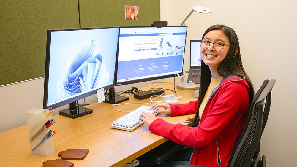 MathWorks's tweet image. 🌟 Ally's day at #MathWorks? More than just an internship. From coding sessions to data deep dives, she's applying her skills for real impact! 💻
Dive into her journey and see how your tech career can start with us. Read more 👉 spr.ly/6010jG3j4
#MathWorksInterns