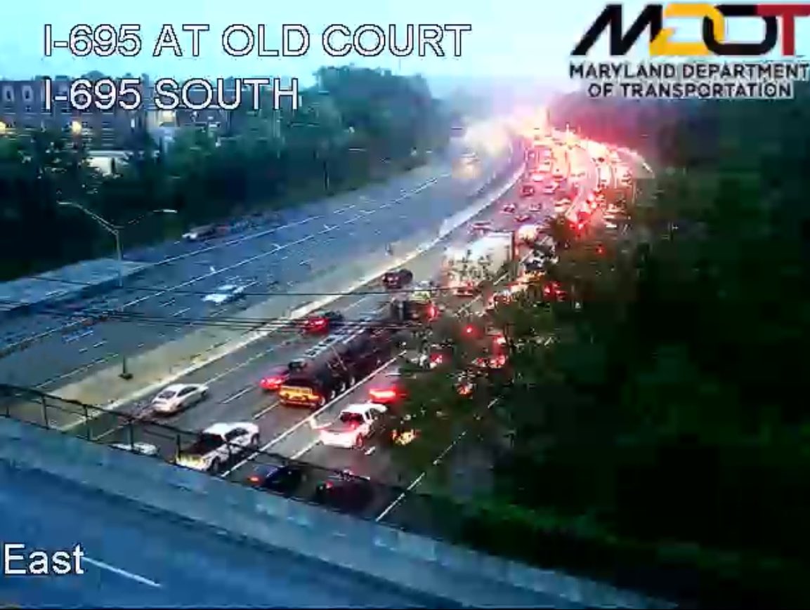 Traffic Alert 🚨 Multiple vehicle crash on the OL at Security Blvd. Traffic apparently is getting by along the right shoulder. Delays start from Reisterstown Rd /I-795 is impacted as well. @wbalradio @98Rock #wbaltraffic #mdtraffic #Woodlawn