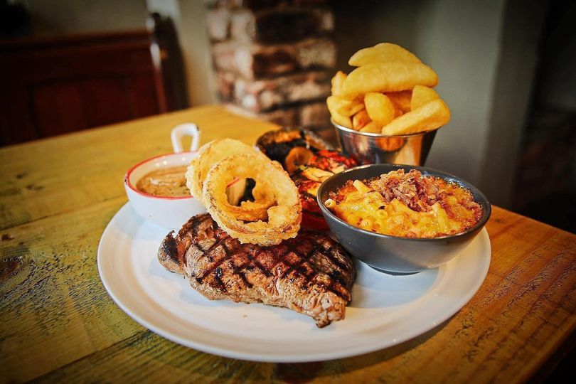 ⭐ S T E A K - C L U B ⭐ We're back open on Wednesday with Steak Club... ✅ 8oz rib eye with all the trimmings for £17 BOOK NOW 🤩
