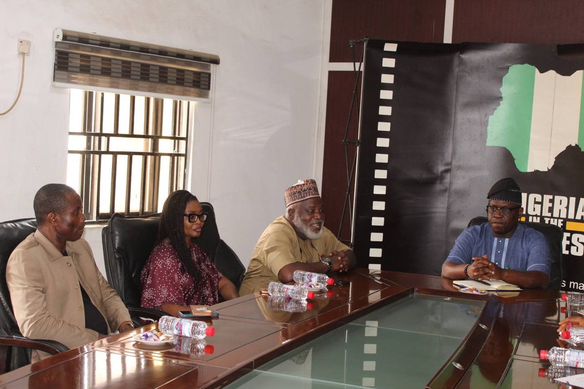 InsideNollyTV's tweet photo. The Executive Director/CEO, Shaibu Husseini, Ph.D., along with the management of the National Film and Video Censors Board, received a representative of the National Association of Theatre Art Practitioners, led by Chairman Abuja Chapter, for a courtesy visit.

#NFVCB #NANTAP https://t.co/4iMOc9HtVp