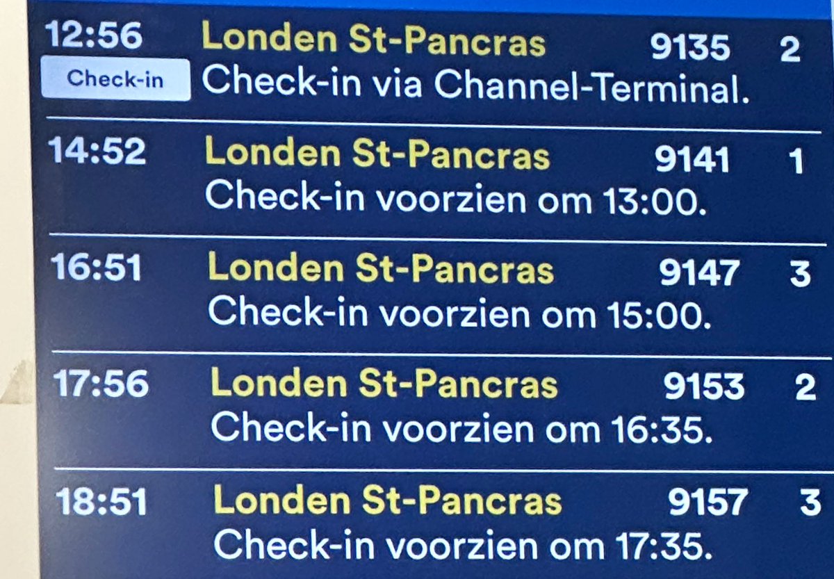 En train pour #Londres 🇬🇧 By train to #London 🇬🇧