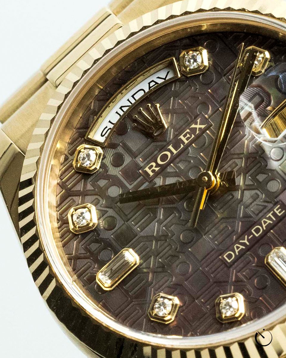 The Rolex Day-Date was first launched in 1956 and was the world’s first chronometer wristwatch that could display the week’s date and day through windows in its dial.
⁠
Find it now on Watch Collecting ⏱️⁠
⁠
#WatchCollecting #Horology #LuxuryWatch #Watch #SwissWatch