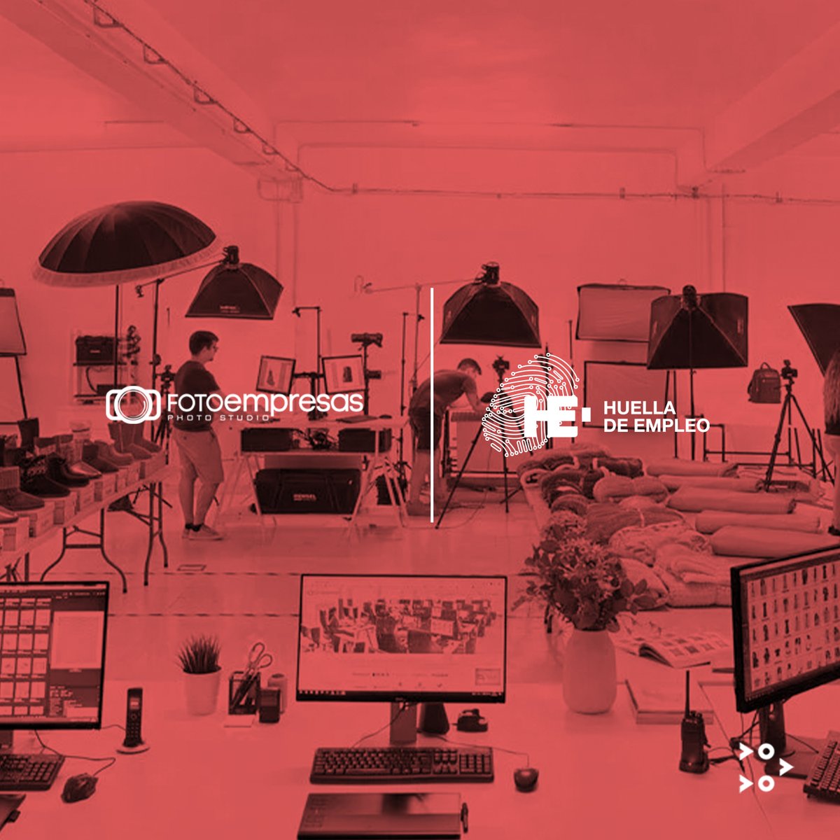 Knowcosters tweet media