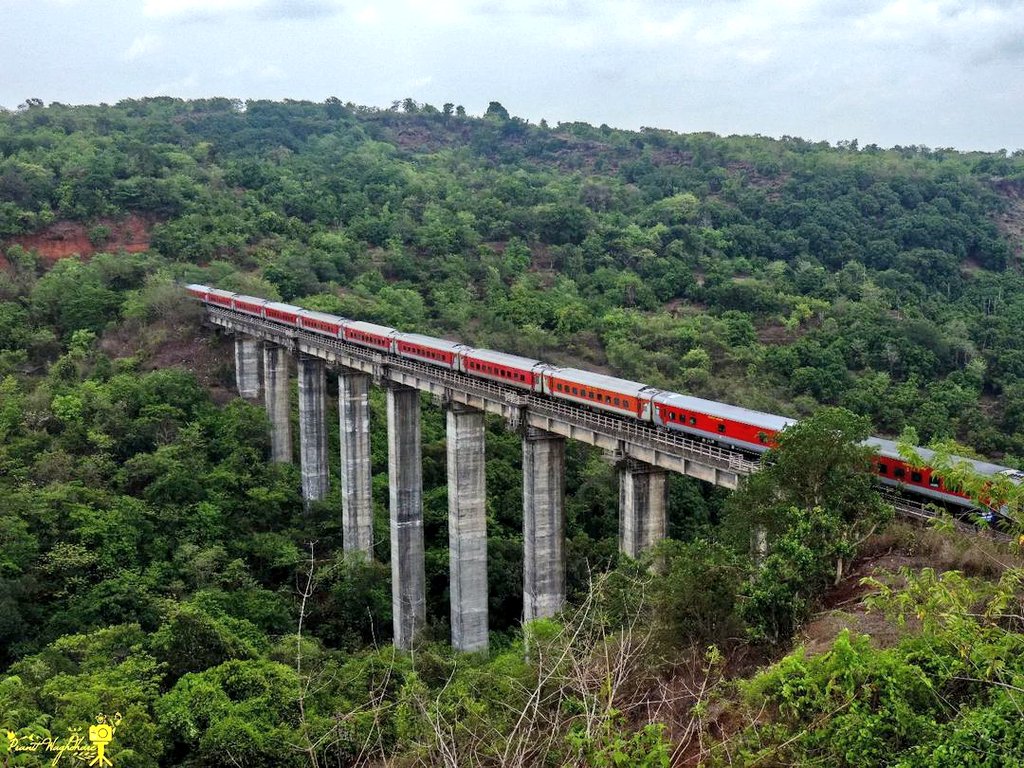 Today's #railway #photo - the pictures of trains passing over the beautiful viaducts on the @KonkanRailway route are always a delight - this is the Pomendi viaduct near Ratnagiri! Pic courtesy, Pranit Waghdhare! #IndianRailways #trains #photography @godbole_shilpa @docbhooshan