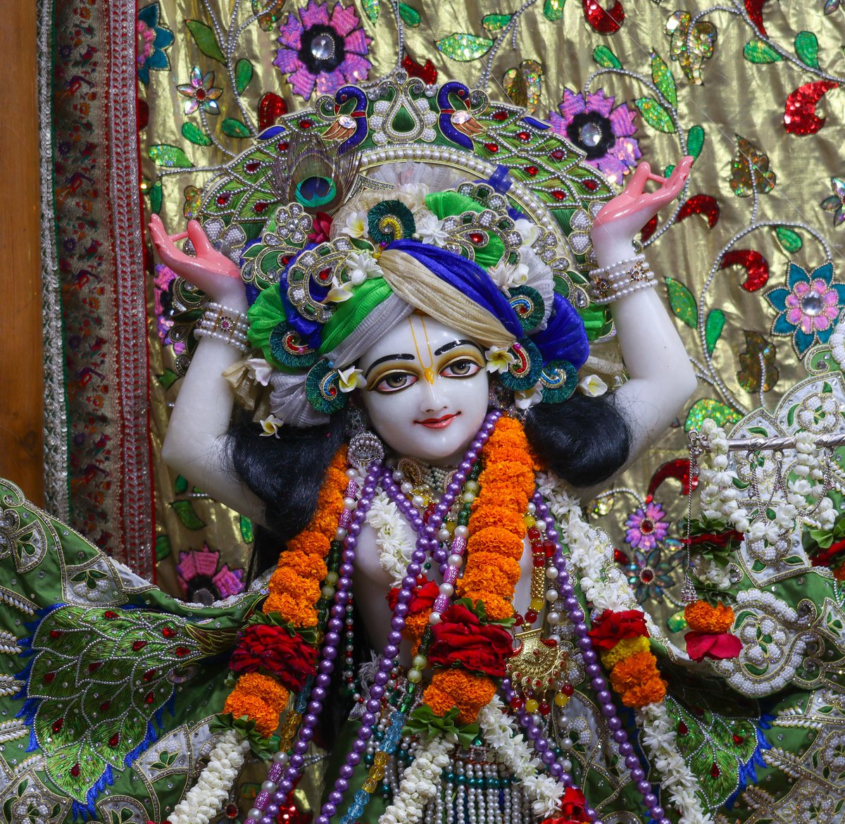 iskconvicc's tweet image. Śrī Śrī Radha Gopal Darshan - 7/5/2024 @iskconvicc
.
.
.
#iskconvicc #iskconindia #iskconvaranasi #srisriradhagopal #gopalji #shriradhe #dailydarshan #aajkedarshan #gauranitai #lotusfeetoflordkrishna🌺🌹🌼🌷👏 #prabhupada #iskcondarshan