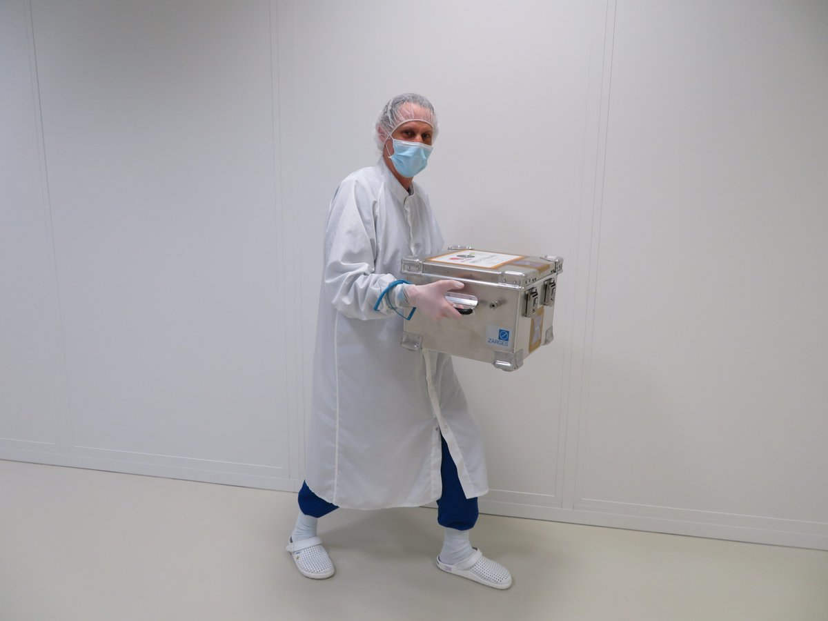 MPSGoettingen's tweet photo. This electronics unit, developed and built at #MPSGoettingen, will help study the #Sun’s hot outer atmosphere as part of @SOLARC_JAXA’s Extreme Ultraviolet Spectroscopic Telescope. The qualification model has recently been delivered to @USNRL for further integration. #EUVST https://t.co/Pm17jqzGhu