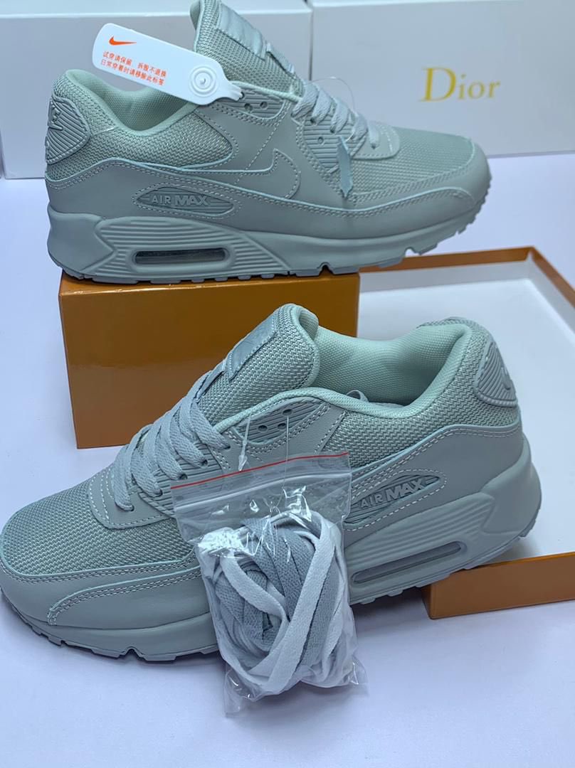 🙏Nisaidie Repost🥰 #QUALITY SHOES🔥🛍️ ~Brand name; AIRMAX🛍️🛍️ ~Size; 39 40 41 42 43 44 ➡️Price; 75000/= ~Delivery available 📍Kariakoo 📞 0623346245