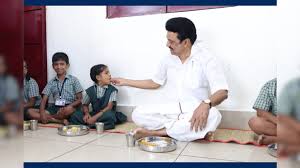 Hereprak's tweet photo. நம்ம பசங்க பசியோட படிக்க போறது இல்லை. அதுக்கு காரணம் திராவிடம் https://t.co/jJrJxLo10i