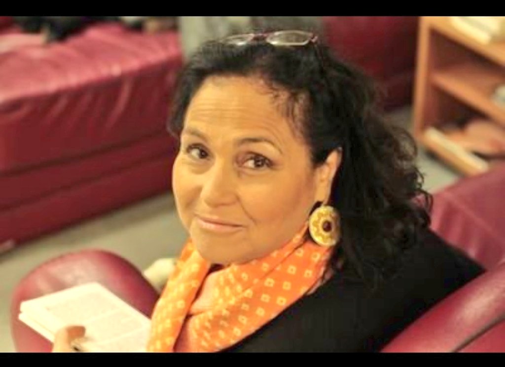 Angélique Kourounis aimait la Grèce et savait la faire aimer.
Elle était sur nos ondes la voix de la 🇬🇷 depuis des années.
Son décès nous laisse sous le choc.
Nos condoléances à ses proches.
radiofrance.fr/personnes/ange…