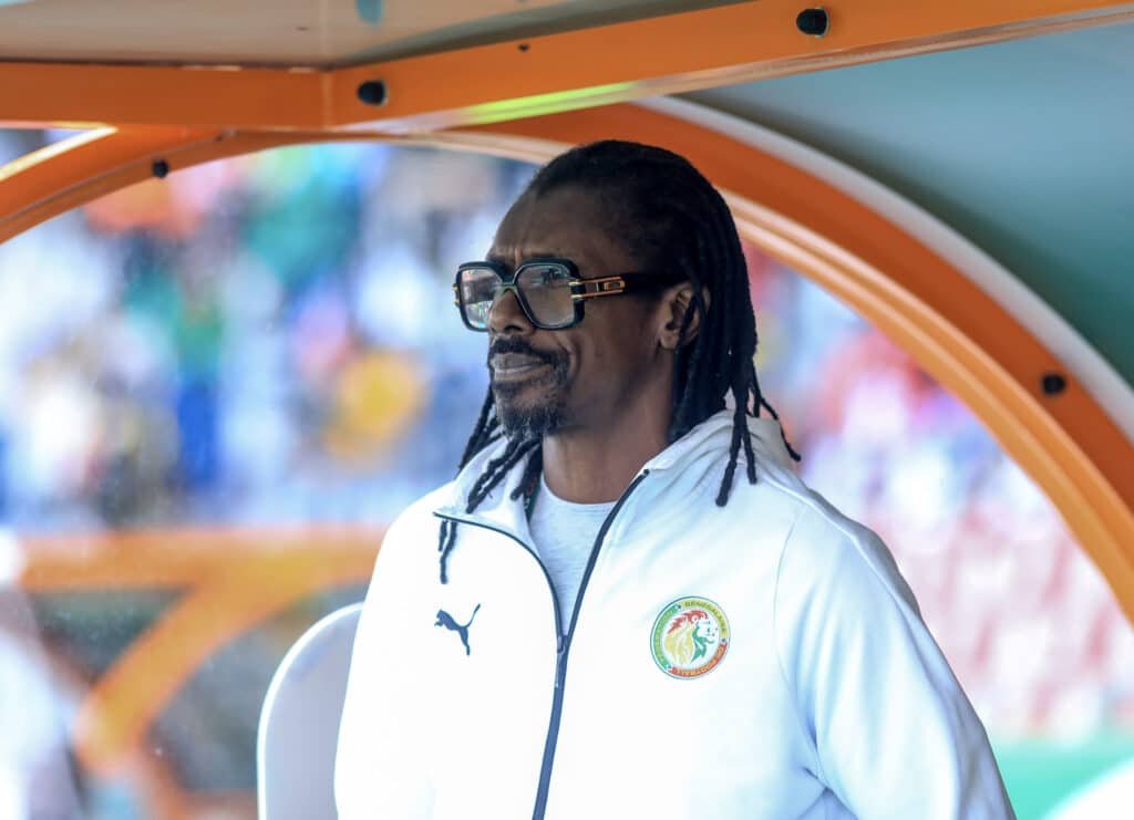 Sénégal : Oumar Dieng – « Aliou Cissé et moi parlons souvent au téléphone » afrik-foot.com/senegal-oumar-…