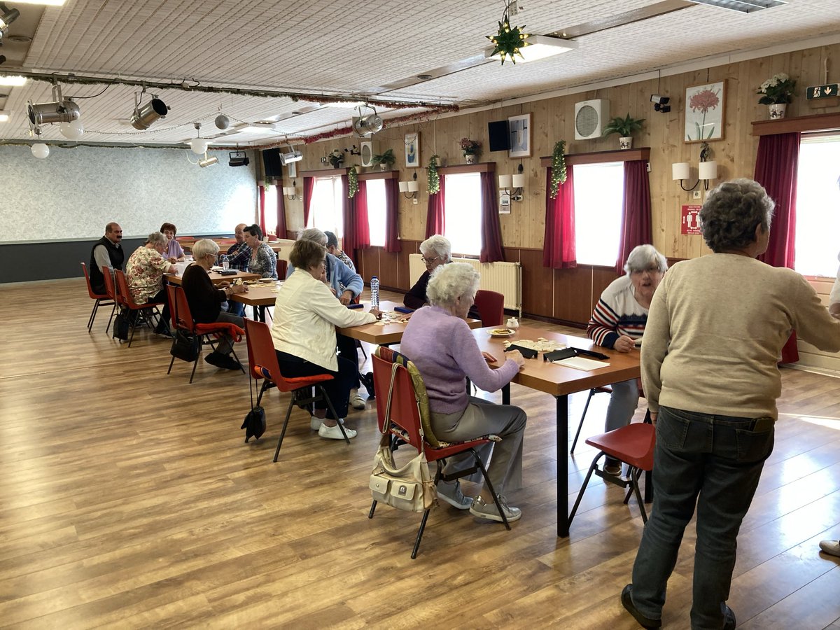 Koffie- en spelletjesochtend in buurthuis ‘t Middelpunt. Toch al snel ruim 20 deelnemers, elke week weer. Mooi tegen eenzaamheid!