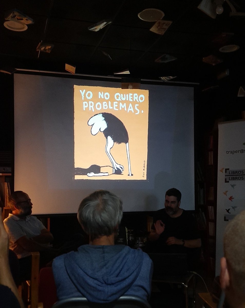 Qué bueno tener ayer por Murcia a @RikiBlanco presentando su #LibroDeReclamaciones en @librostraperos. 🙌🙌 Un lujo.