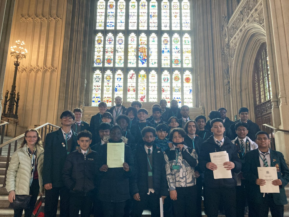 Year 9 pupils went on a tour of The Houses of Parliament. They learnt about the Political & Historical sides. During the debate, they had a Q & A session from Lord Borwick. They took part in a debate about exams in schools. Fatah was the speaker & Javin represented Rishi Sunak