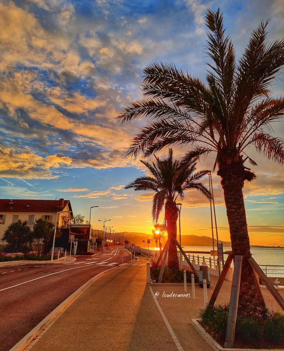 Bonjour #Cannes #CotedAzurFrance et bon jeudi de l'Ascension !

📸 Loudecannes