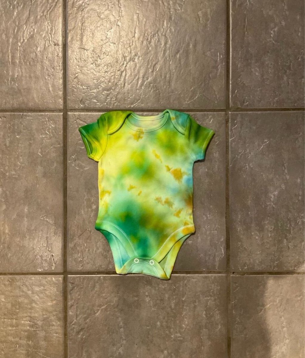 I just love this one. Sized at 0-3 months. This one is called “Key Lime Pie”. Head over to my Etsy shop to buy this one. One of a kind and will look awesome this summer time. #EarlyBiz #MHHSBD talaclothingcompany.etsy.com/listing/169279…