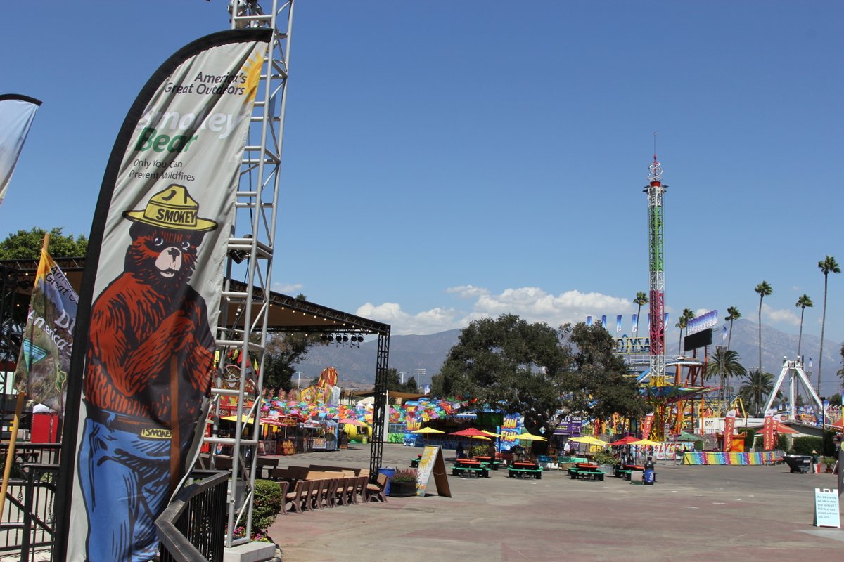 The @lacountyfair is now open (Thur–Sun) & runs through May 27🙌. Stop by the America's Great Outdoors exhibit to meet Smokey Bear, learn about the outdoors, and more!

Meet a ranger and visit the exhibit: bit.ly/3y8qqcExhibit

#LACountyFair #LACF2024