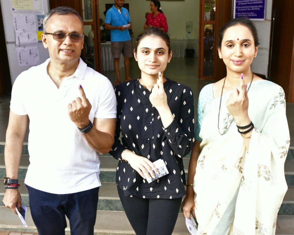 South Goa Candidate Mrs Pallavi Shrinivas Dempo voted for a Viksit Bharat led by the vision of Prime Minister Shri @narendramodi 2024 elections are critical to Bharat’s journey & rise as a global power. We request everyone to come out in large numbers & vote to support…