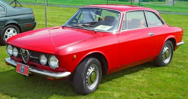 SalvOasi's tweet photo. …io credo questa sia una tra le auto più belle realizzate nella storia dell’industria automobilistica italiana… https://t.co/oWvxPkO6UX