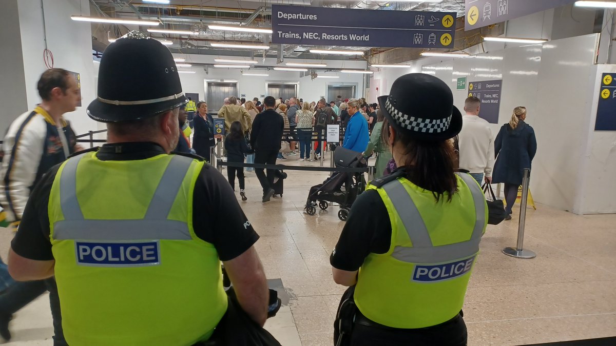 Our specially trained #ProjectServator officers have continued to pop up in and around @bhx_official throughout the night. We use a wide range of resources at all times of the day and night to keep the airport safe. Find out more: bit.ly/3NV6kqI