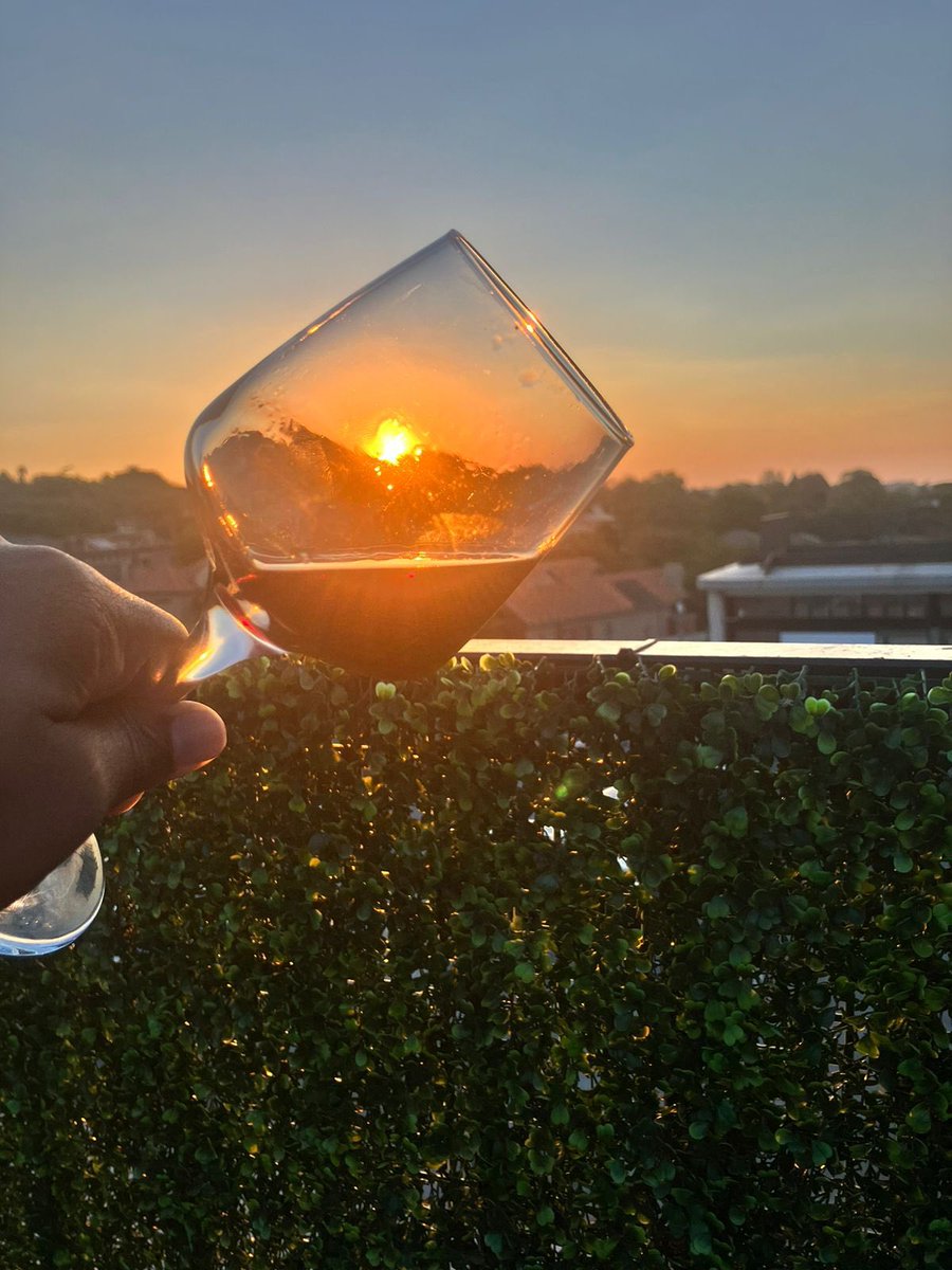 May Day! May Day! It was Wine’s day 🥂📌Sips &amp; Sunsets Autumn Edition #Winewednesday #Villiera