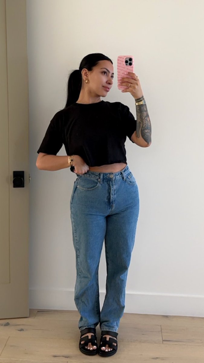 Evettexo's tweet photo. 😎 mom fit. https://t.co/e1IAUGpMch