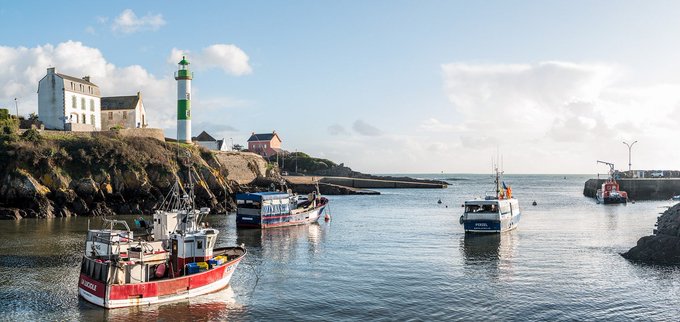 Superbe vue sur le #Phare de Doëlan par Roland Morvan #Finistère #Bretagne #MagnifiqueBretagne #BaladeSympa #MagnifiqueFrance