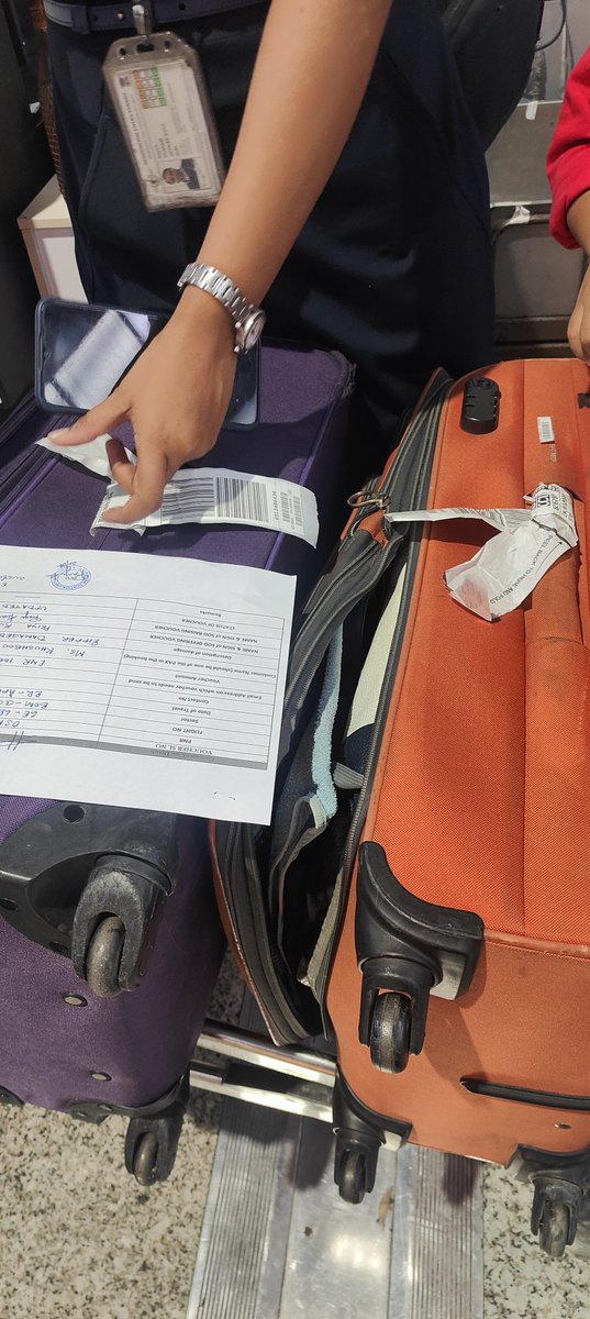 khushboo_pp's tweet photo. @IndiGo6E my luggage was tampered with during my travel with Indigo on 22nd April, pnr osf3xs. I have been trying to follow up with your team since last 14 days. No progress yet! Can you update me on the investigation progress. https://t.co/qRulhLacA7