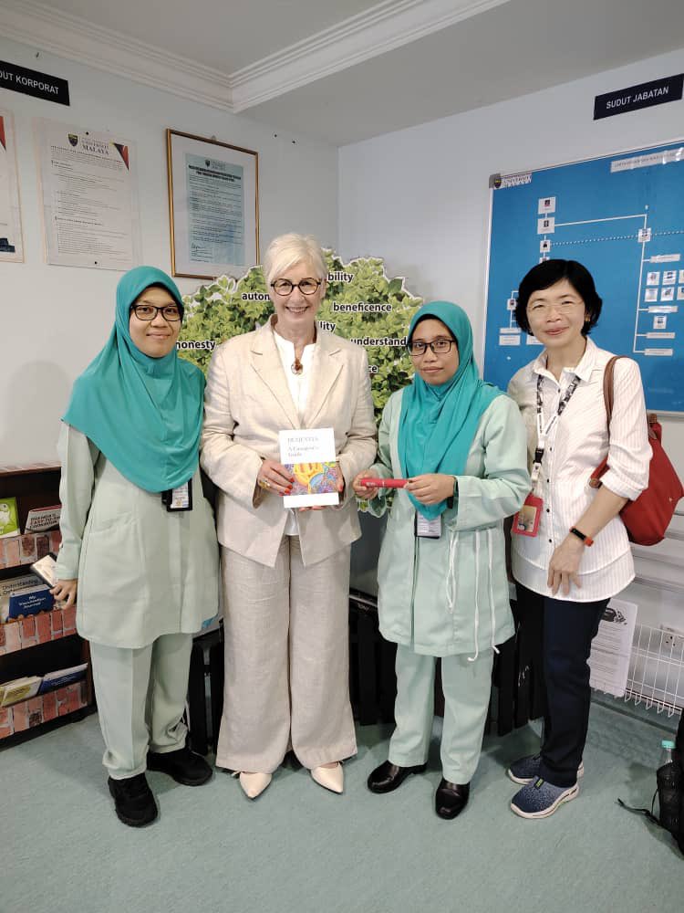 A successful @QUBSONM #partnership visit with the small but mighty Nursing Science Department @UniversitiMalay - privileged to visit the only older persons unit in Kuala Lumpur! Looking forward to #collaborations!! Thank you all for such a warm welcome!!