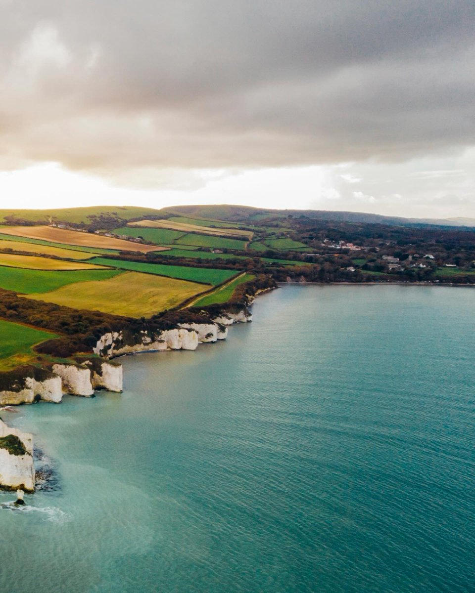 We love these incredible shots of Old Harry Rocks in Dorset 😍 Have you visited? 📷 by josiahwaa on instagram