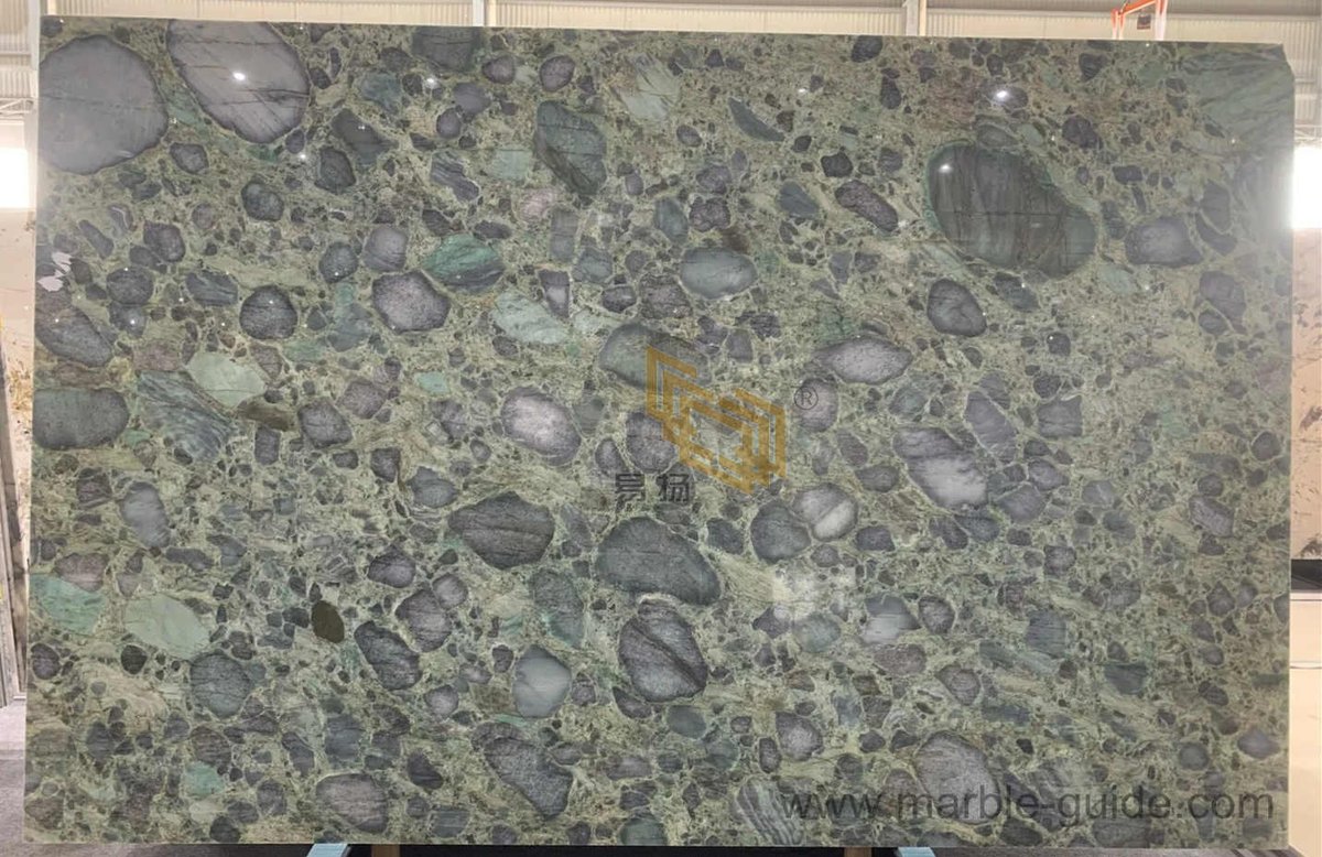 Emerald green quartzite for flooring,wall,and table.
Email: losy@xmyeyang.com
marble-guide.com/luxury-marble/…
#table #quartzitetable #quartzitetiles #flooring #flooringtiles #tabledesign #walldesign