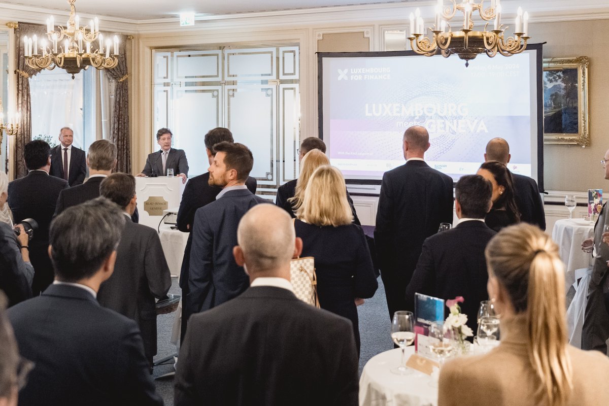 At a networking event organised by @LuxFinance in Geneva, Minister @RothGilles emphasised the close relations between Switzerland & Luxembourg 🇨🇭🇱🇺 as open economies & the need to work together to promote free trade & open financial markets. 📸Christian Bromley @gouv_lu @LUinBERN