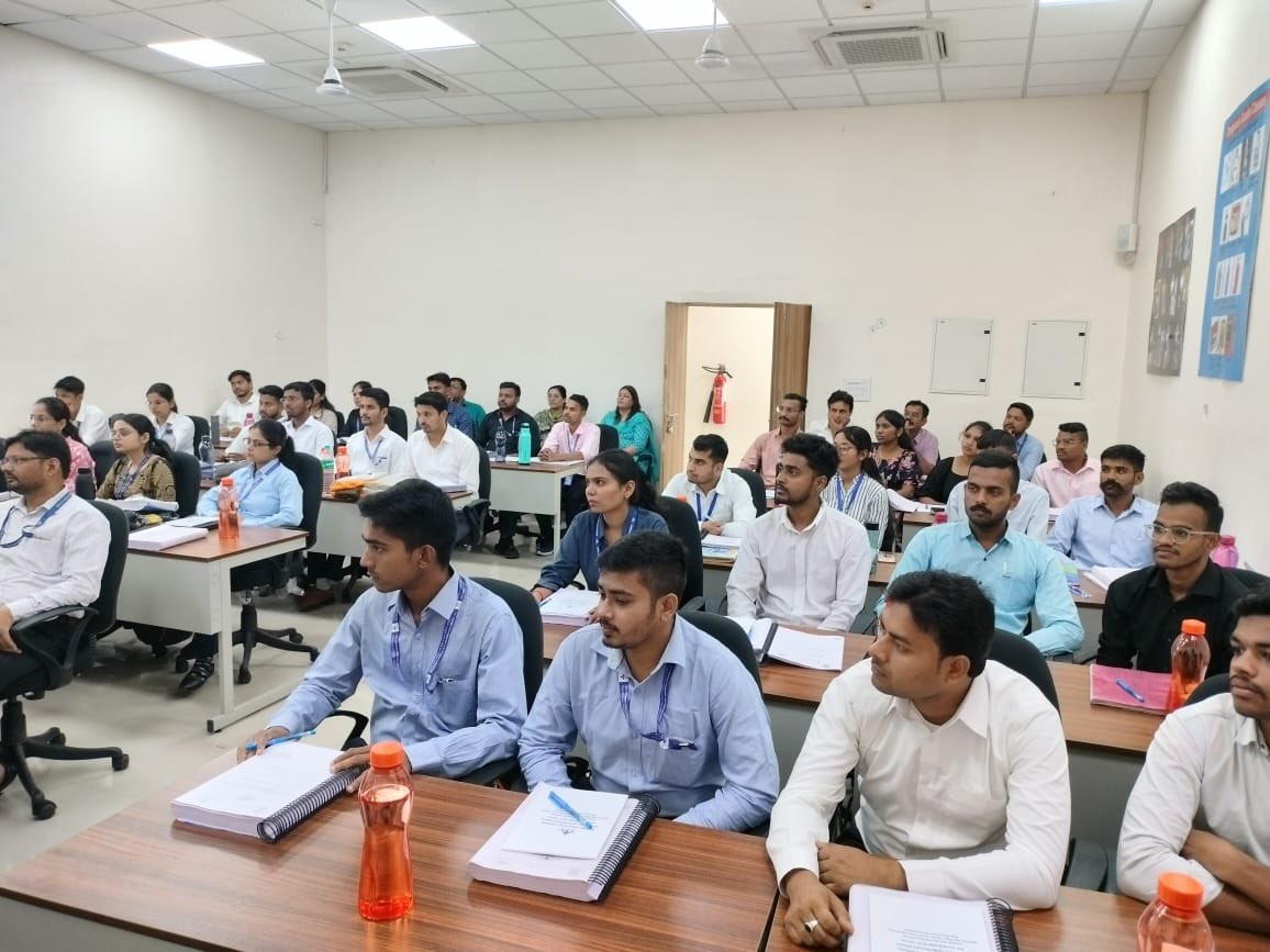 A new batch of Basic Avsec Training has commenced at AAI ASTI, Bhopal from 6th May 2024 🛫✈️ The training program was inaugurated by Regional Director-BCAS, Airport Director & Dy. Commandment-CISF, Bhopal Airport.