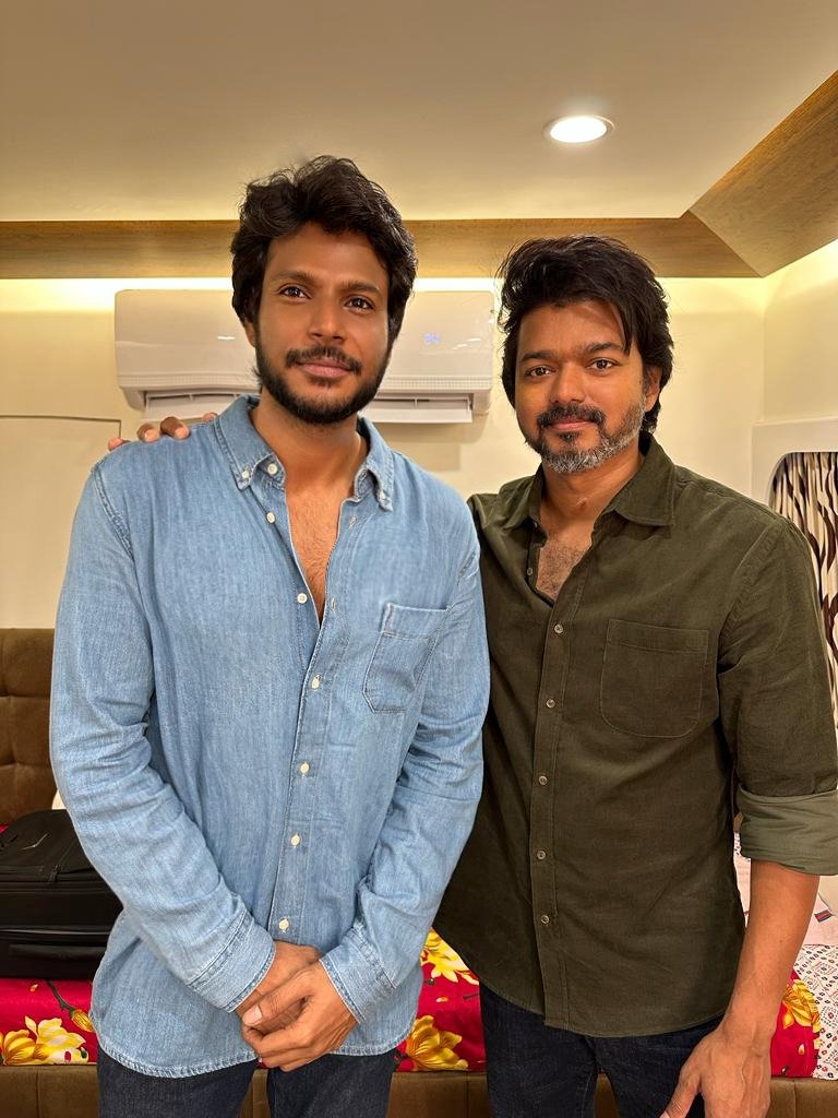Cheers to the talented and diligent @sundeepkishan ! We can't wait to see you perform in #Raayan! 🔥 Happiest Birthday Sundeep 🫶 #HBDSundeepKishan @Actorvijay