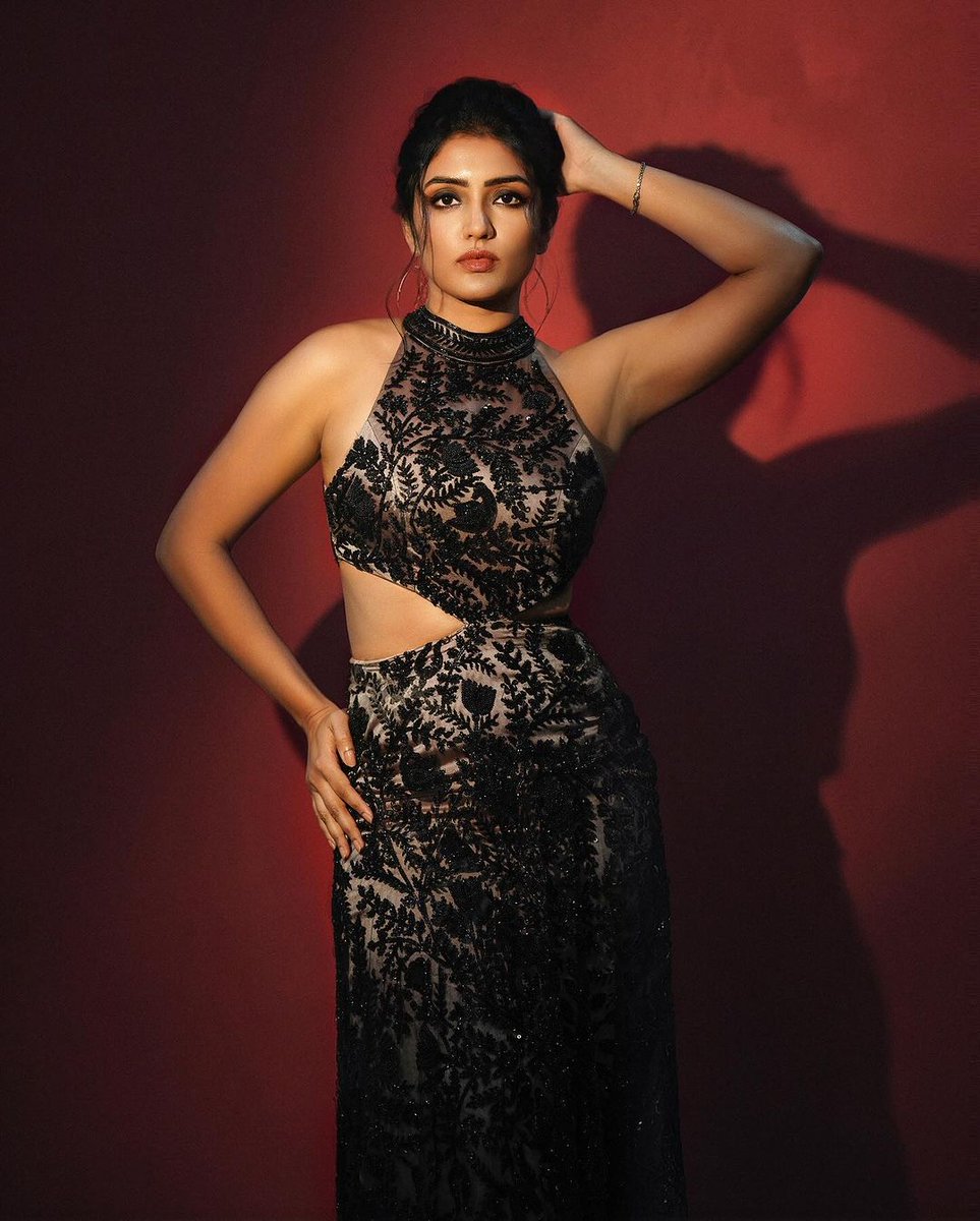 Stunning elegance Eesha Rebba 🖤🫶

#EeshaRebba #SillyMonksTollywood