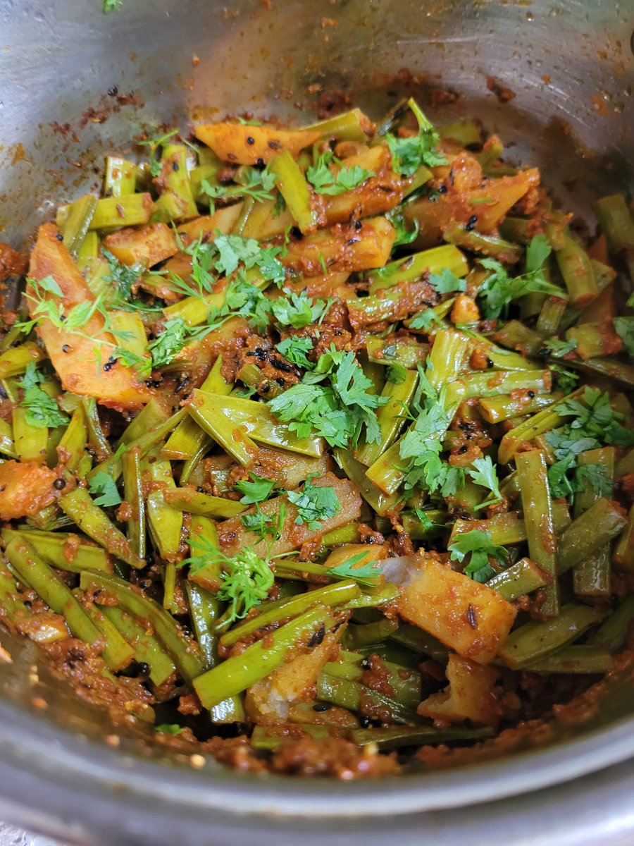 #LunchIsServed Gawar aloo ... Cluster beans & potatoes