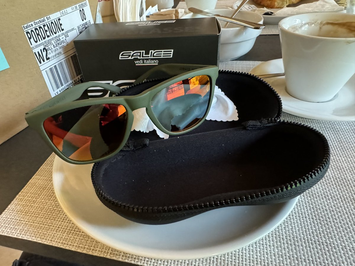 Wow 😍 what an awesome present to turn up in Italy 🇮🇹 to, massive thanks to <a href="/SaliceUK/">Salice UK</a> for these