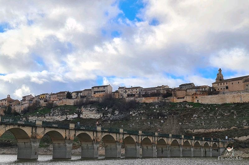 Nos vamos de paseo por Maderuelo, uno de los Pueblos más Bonitos de España en Segovia buff.ly/4btOt4h #LosPueblosmbe #CyLesVida #Segovia #Maderuelo