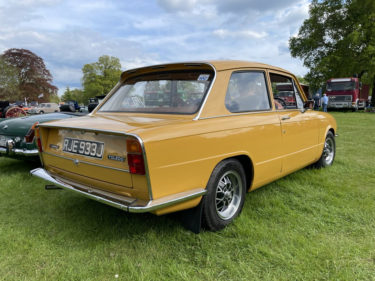 72Chip's tweet image. I might have posted this before a few years back but this 1971 Triumph Toledo looks great sitting on Dolomite Sprint alloys. #TriumphTuesday #Triumph
