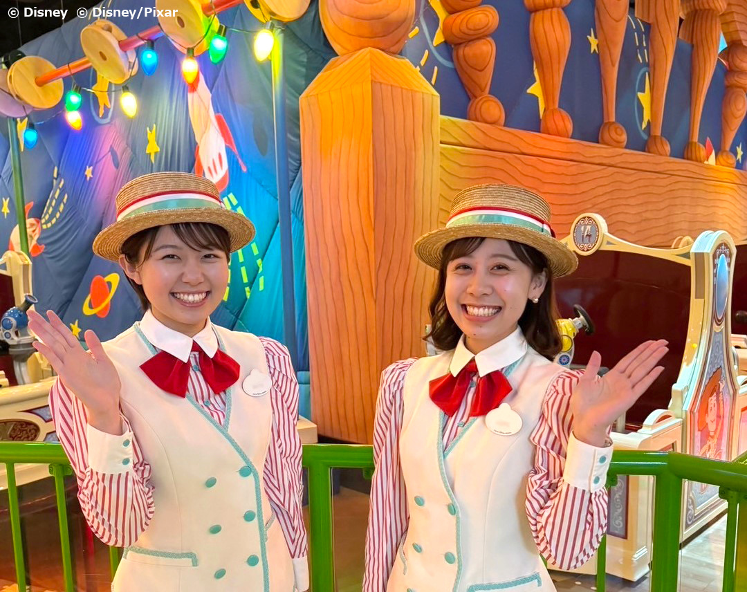 TDR_PR's tweet photo. キャストが教えるアトラクションの魅力を紹介
あいさつ編　～こんばんは～

アトラクションの中には昼間でも
「こんばんは」
とあいさつをするところがあるんですよ🌟

なぜ「こんばんは」なのかは…キャストに聞いてみてくださいね🎶 https://t.co/ChaYtIFFZI
