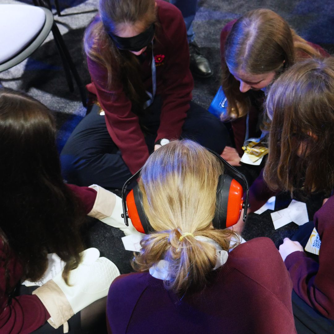 Last Wednesday, a team of our year 10 students travelled all the way down to London for the day to take part in the @PA_RaspberryPi Finals!

Here they are at London's @GoogleUK offices, taking part in an escape room challenge.

#LGGSChallenge #PAPiAwards2024