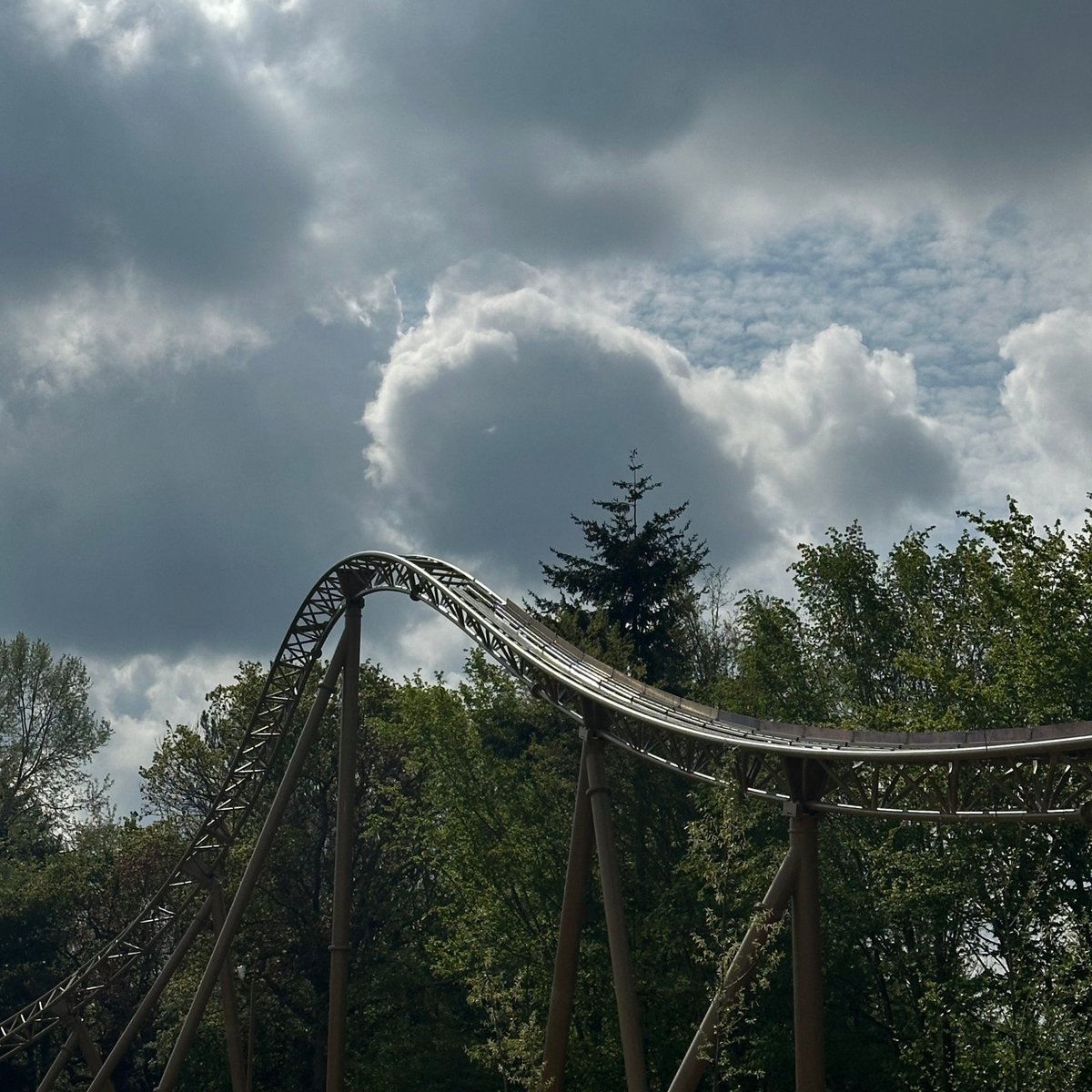(1/2) #TrainlessTuesday but make it #Hyperia🤩🎢

Unlock a year of thrills with our #ThorpePark Annual Passes!🌟 

🎟️👉 thorpeparkofficial.visitlink.me/OdbiQP

#ThemePark #DayOut #Rollercoaster #Rollercoasters #Coaster #Coasters #Visit #FindYourFearless #AnnualPass #Passholder