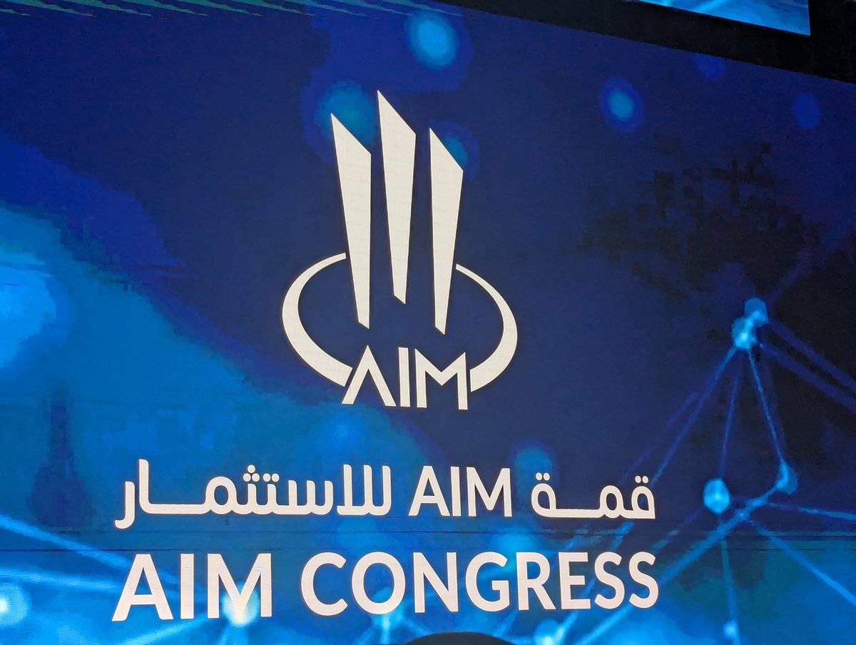 #AIMCongress kiho park CEO of LB investment set up by @LGE_Global spoke to Dr Matt Stevenson Head of Investment @wef : we should set up #AI Free Trade Zone, address labour market disruption, international collaboration on AI, government to support future job. @AIM_Congress